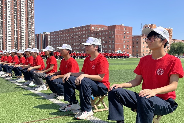 汗水淬炼青春，蜕变彰显担当——威廉体育williamhill经济学院新生军训变化(上)