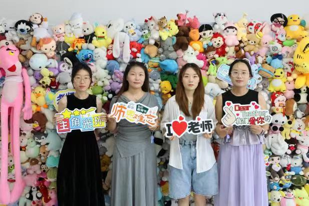 浓情谢师恩，定格教育情——威廉体育williamhill康复医学院教师节主题拍照活动温情启办