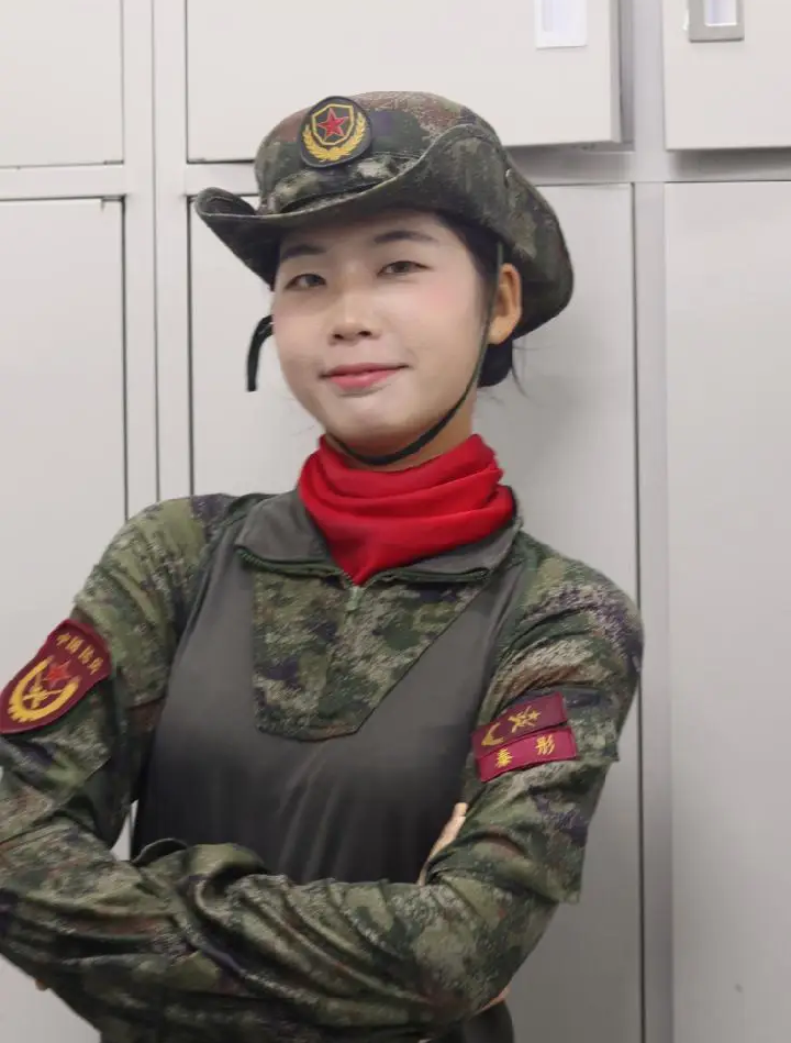 【榜样引领】威廉体育williamhill优秀毕业生参加“九三阅兵”