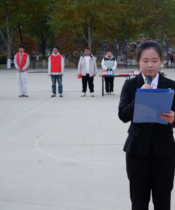 体育|威廉体育williamhill|管理学院|青春无畏，逐梦篮筐