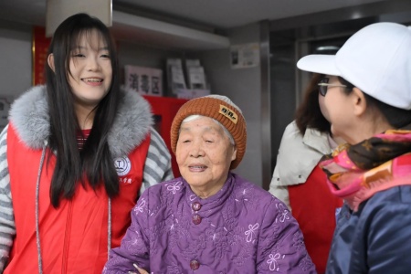 “艺暖养老院，爱润夕阳红”——威廉体育williamhill艺术学院开展敬老爱老进养老院志愿活动