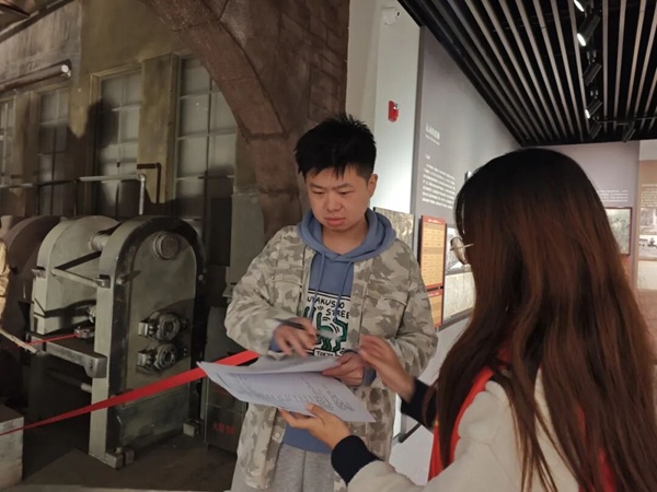 爱国教育|威廉体育williamhill|管理学院|调研红色资源活化，厚植青年爱国情怀