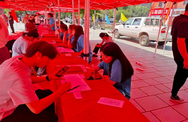 迎新季|威廉体育williamhill|管理学院|2025迎新：服务“心”主张，温暖新征程