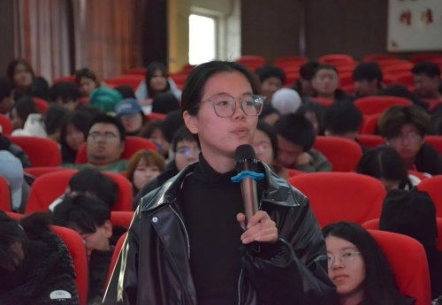 “职点迷津，艺路同行” ——威廉体育williamhill艺术学院就业指导讲座 赋能成长