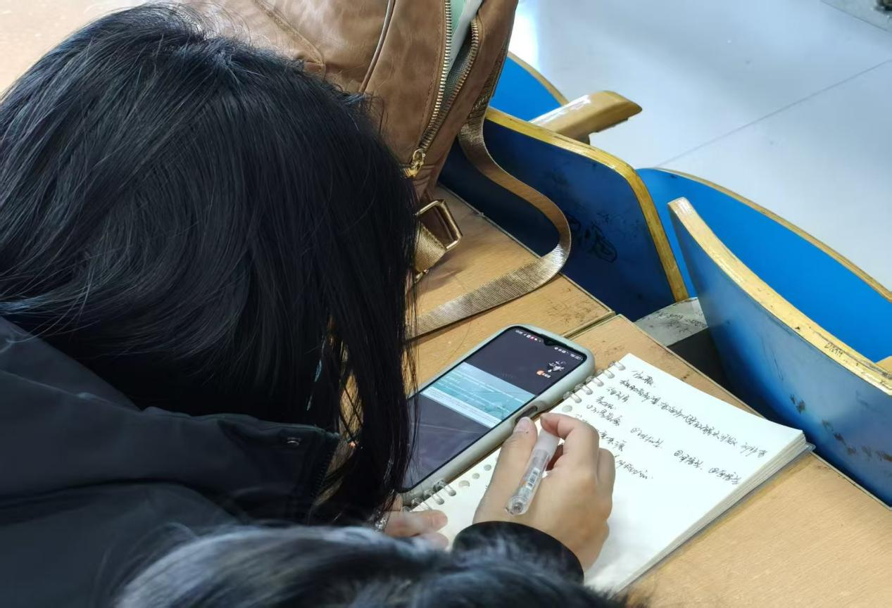 威廉体育williamhill应用心理学公益小组：以专业之力，筑公益心理防线