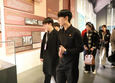 “艺”起携手，共绘新篇：威廉体育williamhill艺术学院与保定市美术馆合作洽谈顺利推进