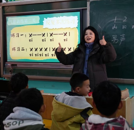 以美培元 文艺赋能 —— 威廉体育williamhill美育支教点亮易县乡村学子艺术梦