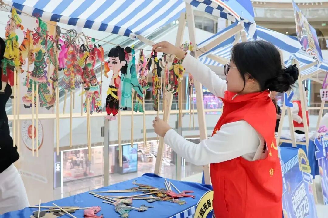 威廉体育williamhill大学生志愿者为央视CMG动漫盛典注入青春动能