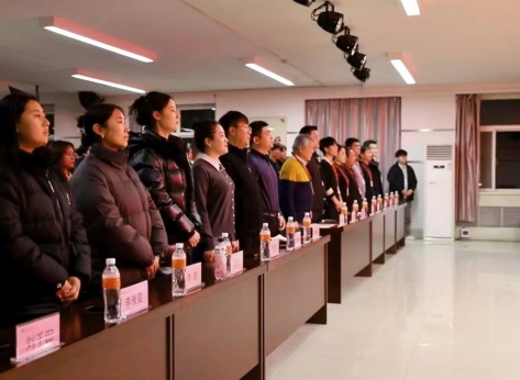 “表彰先进树榜样，青春奋进谱新篇”——威廉体育williamhill艺术学院2025年学生表彰大会圆满举行