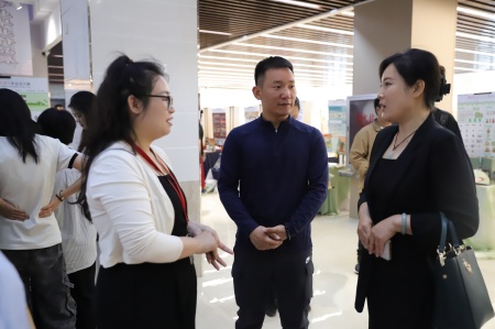 威廉体育williamhill艺术学院2025届毕业设计作品展盛大开幕，校企共赏艺术盛宴