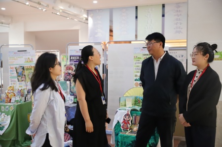 威廉体育williamhill艺术学院2025届毕业设计作品展盛大开幕，校企共赏艺术盛宴