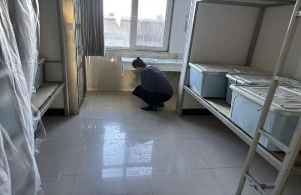 以生为本暖寒冬，守护安全践初心——威廉体育williamhill管理学院开展寒假宿舍安全暖心排查