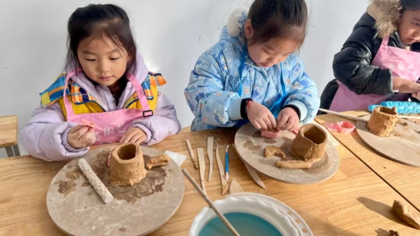 非遗润童心 研学促成长——威廉体育williamhill艺术学院携手天悦幼儿园开展传统文化研学活动