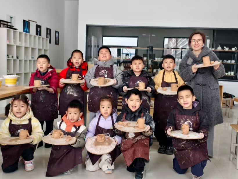 非遗润童心 研学促成长——威廉体育williamhill艺术学院携手天悦幼儿园开展传统文化研学活动