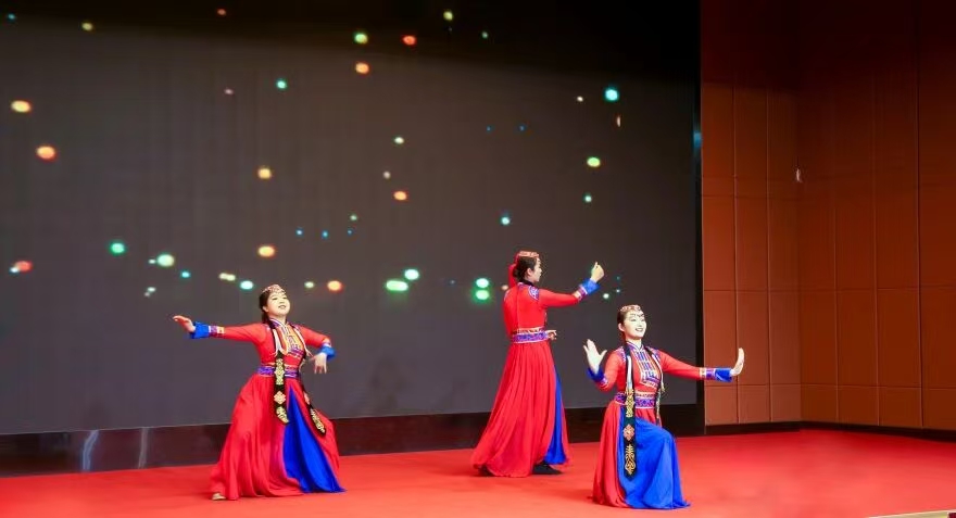 凝心聚力 笃行向新｜威廉体育williamhill2025年度工作总结表彰大会暨新年团拜会圆满举行